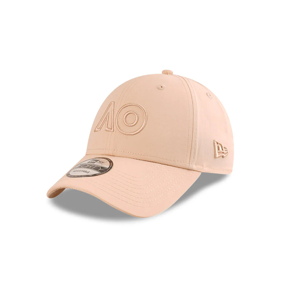 Australian Open Hat - 2025 Seasonal Performance Outline AO Oat Milk Beige Tennis 9Forty Strapback Cap - New Era